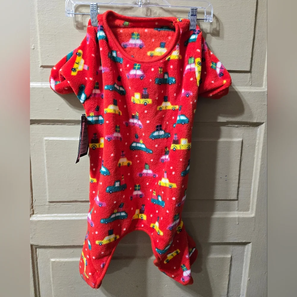 Hotel Doggy Red Car Christmas Present Graphic Plush Dog Pet Pajamas NWT Size: XL